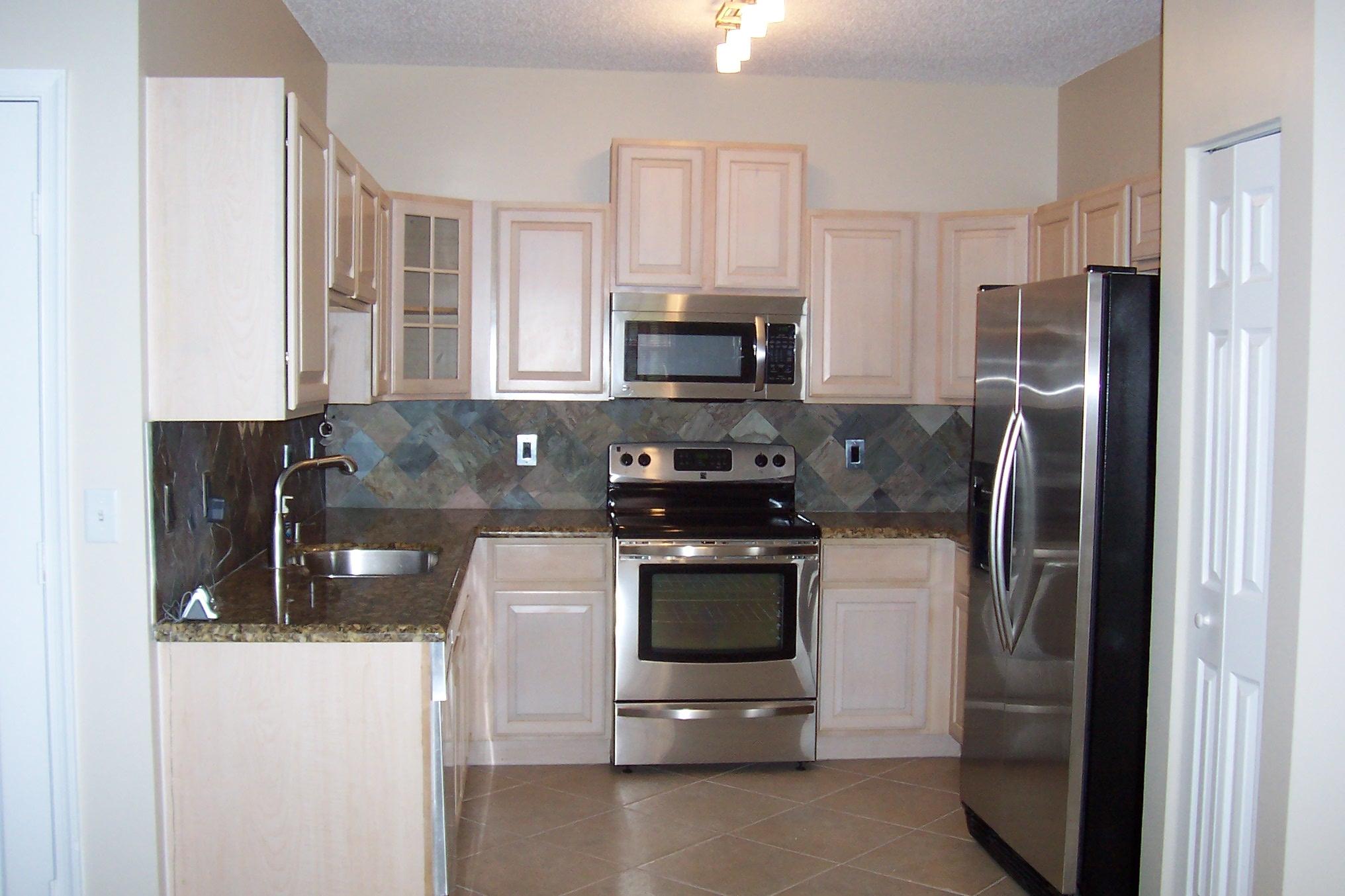 8351 Via Leonessa Boca Raton, FL 33433 - Photo 3 of 31 100_1372