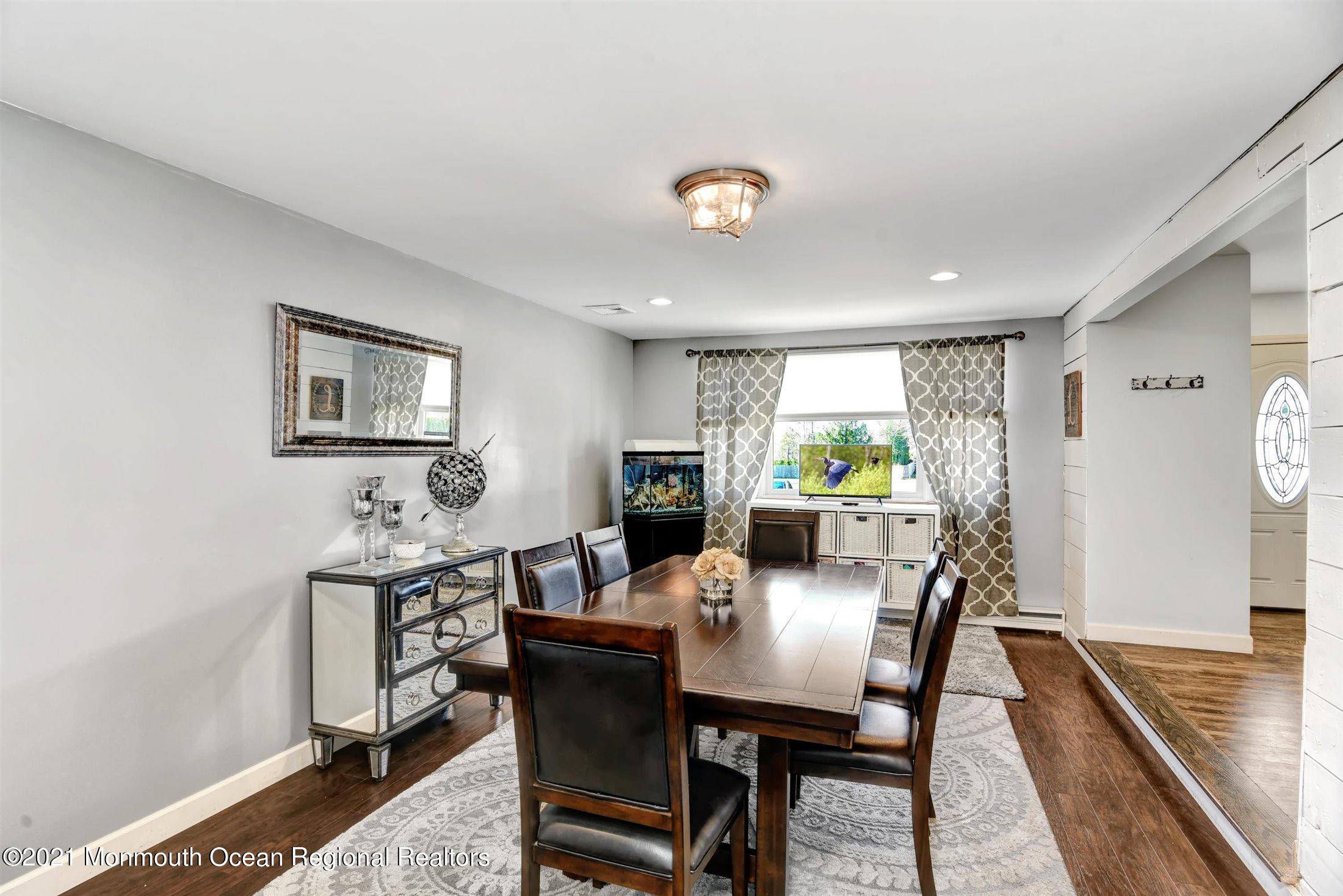 71 Brown Road Morganville, NJ 07751 - Photo 11 of 28 11-Dining Room