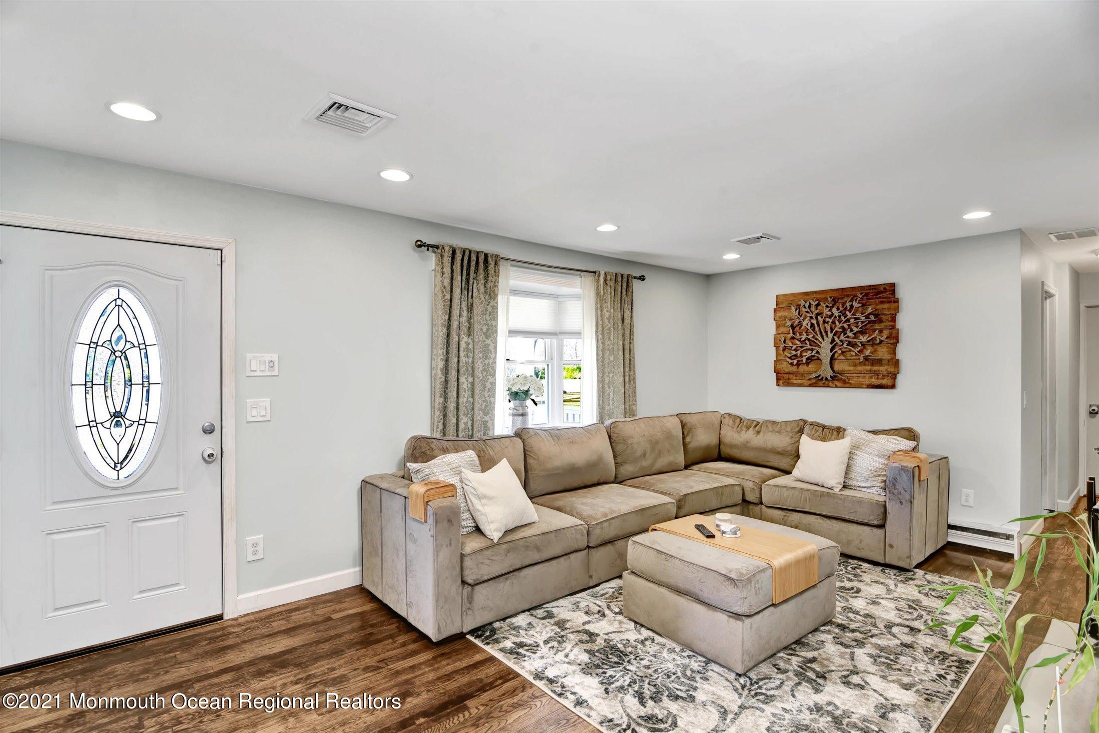 71 Brown Road Morganville, NJ 07751 - Photo 4 of 28 04-Living Room