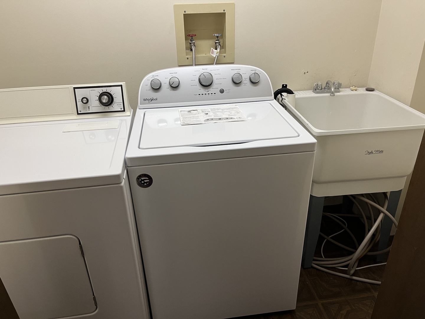 315 Bluff Court, Unit C Lake Barrington, IL 60010 - Photo 23 of 43 a utility room with dryer and washer