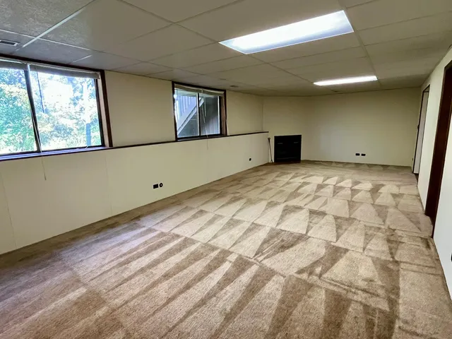 $299,000 | 315 Bluff Court, Unit C, Lake Barrington, IL 60010