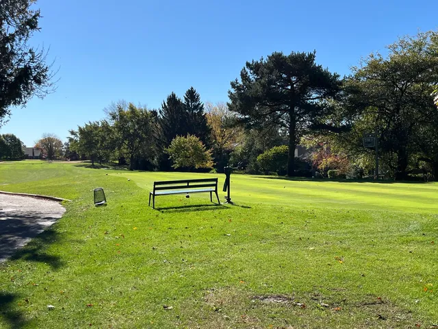 $299,000 | 315 Bluff Court, Unit C, Lake Barrington, IL 60010