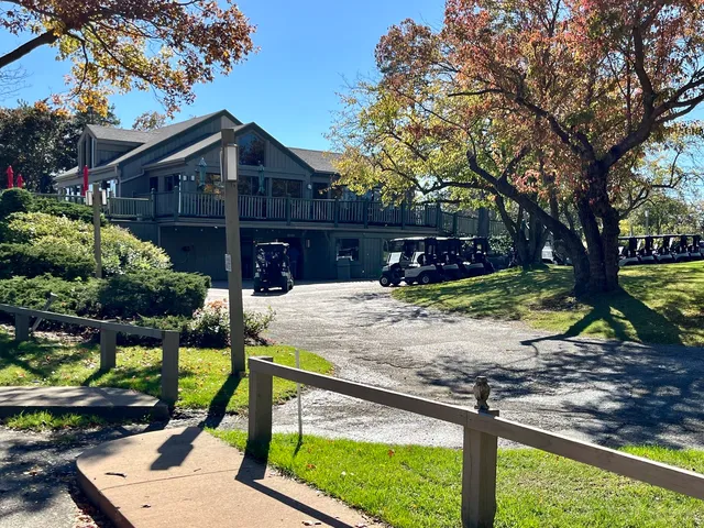 $299,000 | 315 Bluff Court, Unit C, Lake Barrington, IL 60010