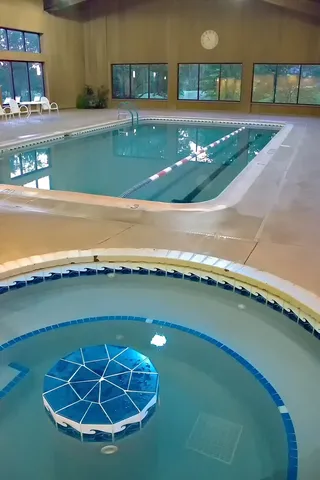 $299,000 | 315 Bluff Court, Unit C, Lake Barrington, IL 60010