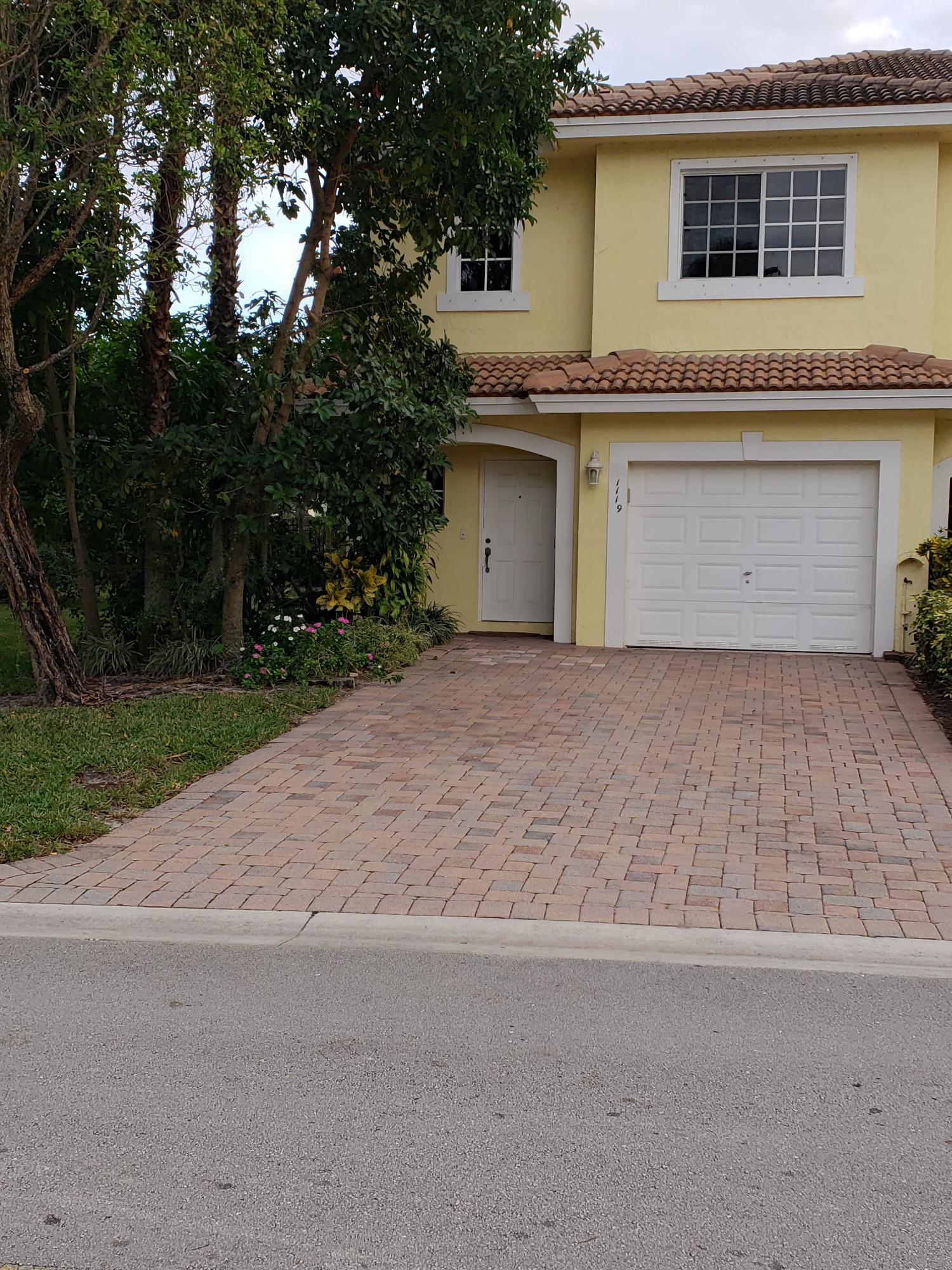 1119 Imperial Lake Road West Palm Beach, FL 33413 - Photo 1 of 19 Front View