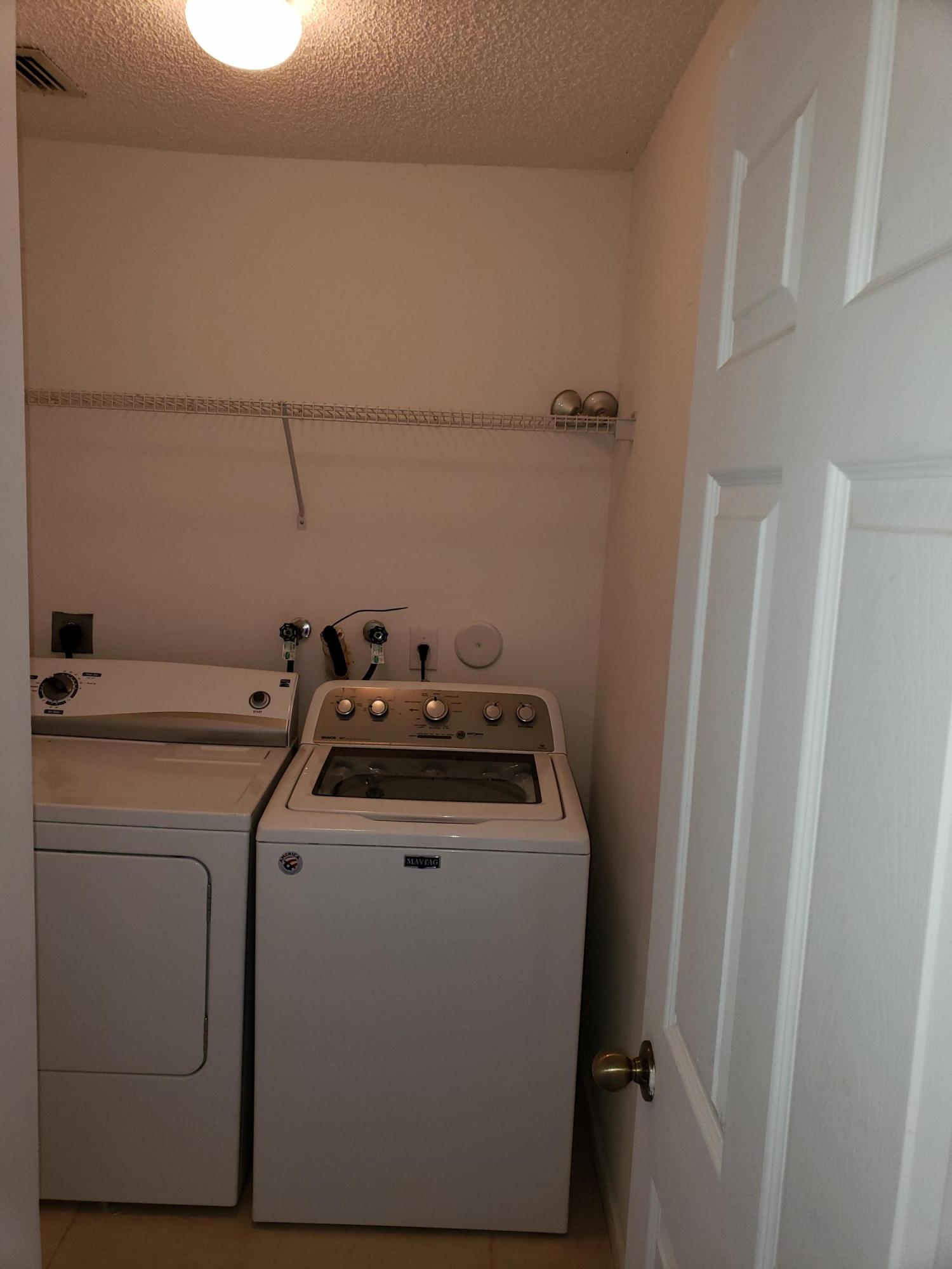 1119 Imperial Lake Road West Palm Beach, FL 33413 - Photo 16 of 19 Laundry Room