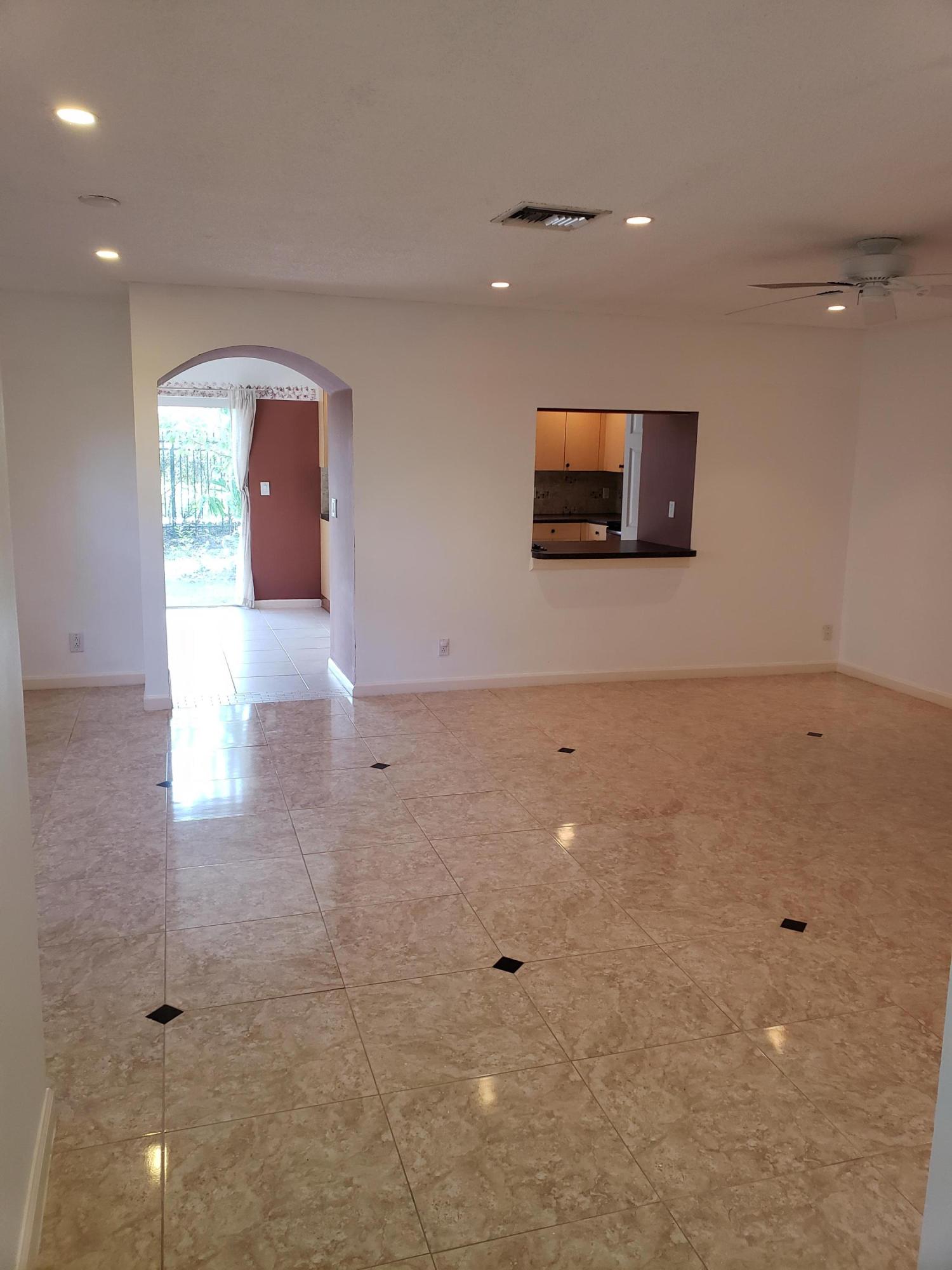 1119 Imperial Lake Road West Palm Beach, FL 33413 - Photo 4 of 19 Dining Rm