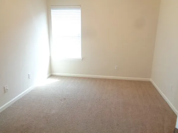 $1,925 | 19021 Hammer Lane, Porter, TX 77365