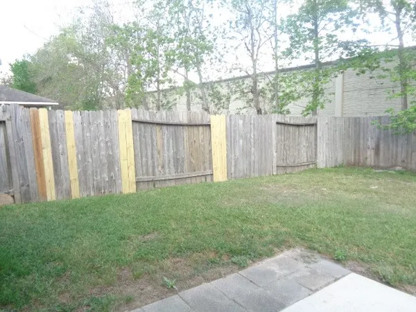 $1,925 | 19021 Hammer Lane, Porter, TX 77365