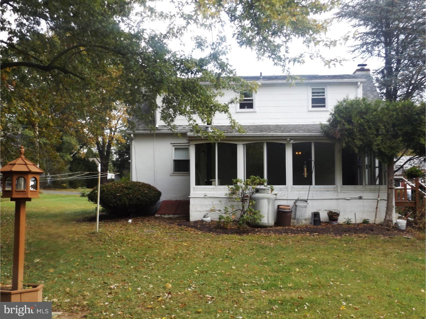 2128 Longview Road Warrington, PA 18976 - Photo 2 of 4 Gallery Image 2