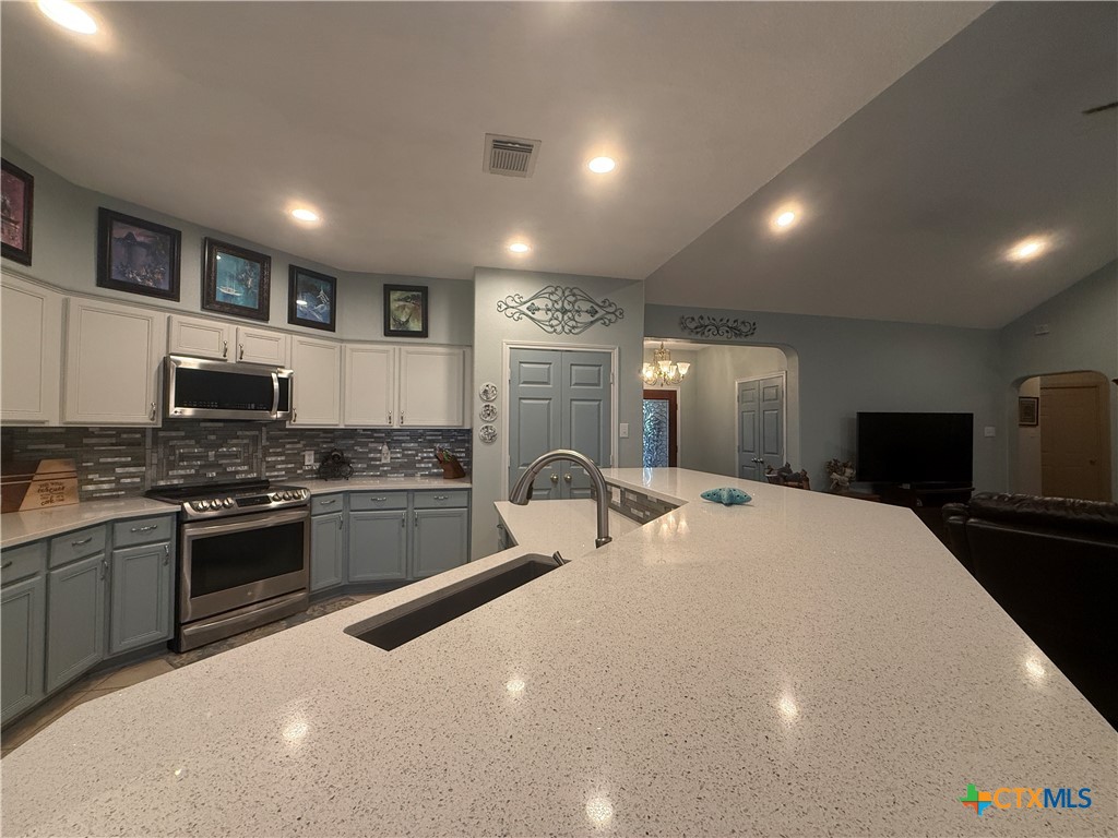 15 Alley Way Port Lavaca, TX 77979 - Photo 18 of 47