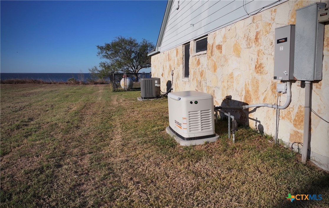 15 Alley Way Port Lavaca, TX 77979 - Photo 3 of 47