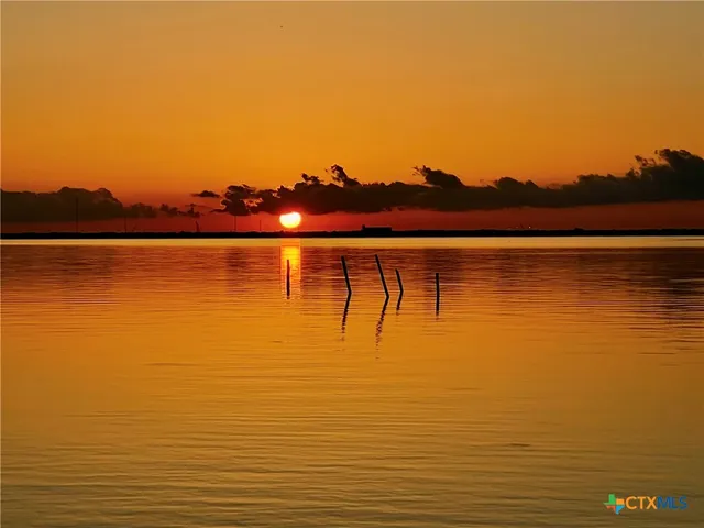 $499,900 | 15 Alley Way, Port Lavaca, TX 77979