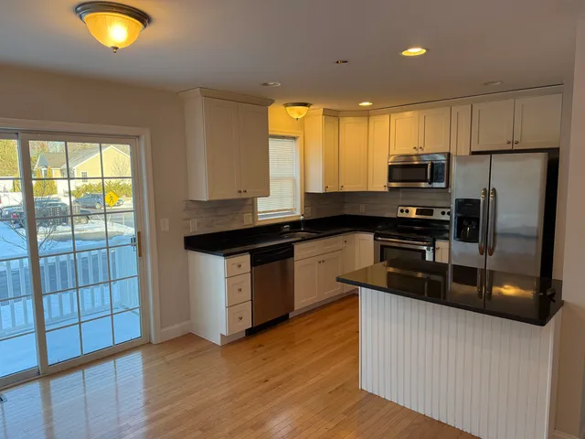 $2,700 | 16 Sheffield Drive, Dover, NH 03820