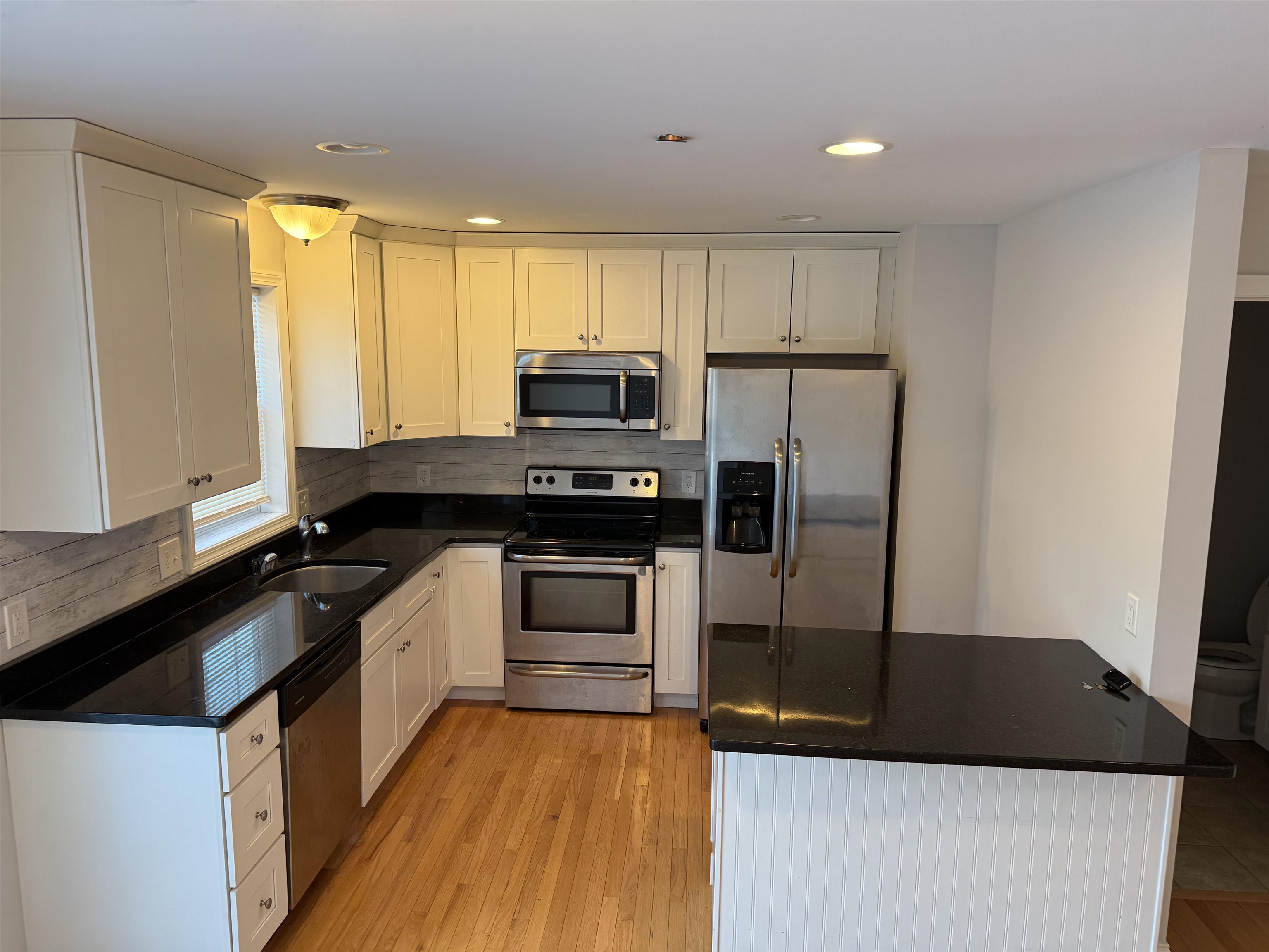 16 Sheffield Drive Dover, NH 03820 - Photo 3 of 25