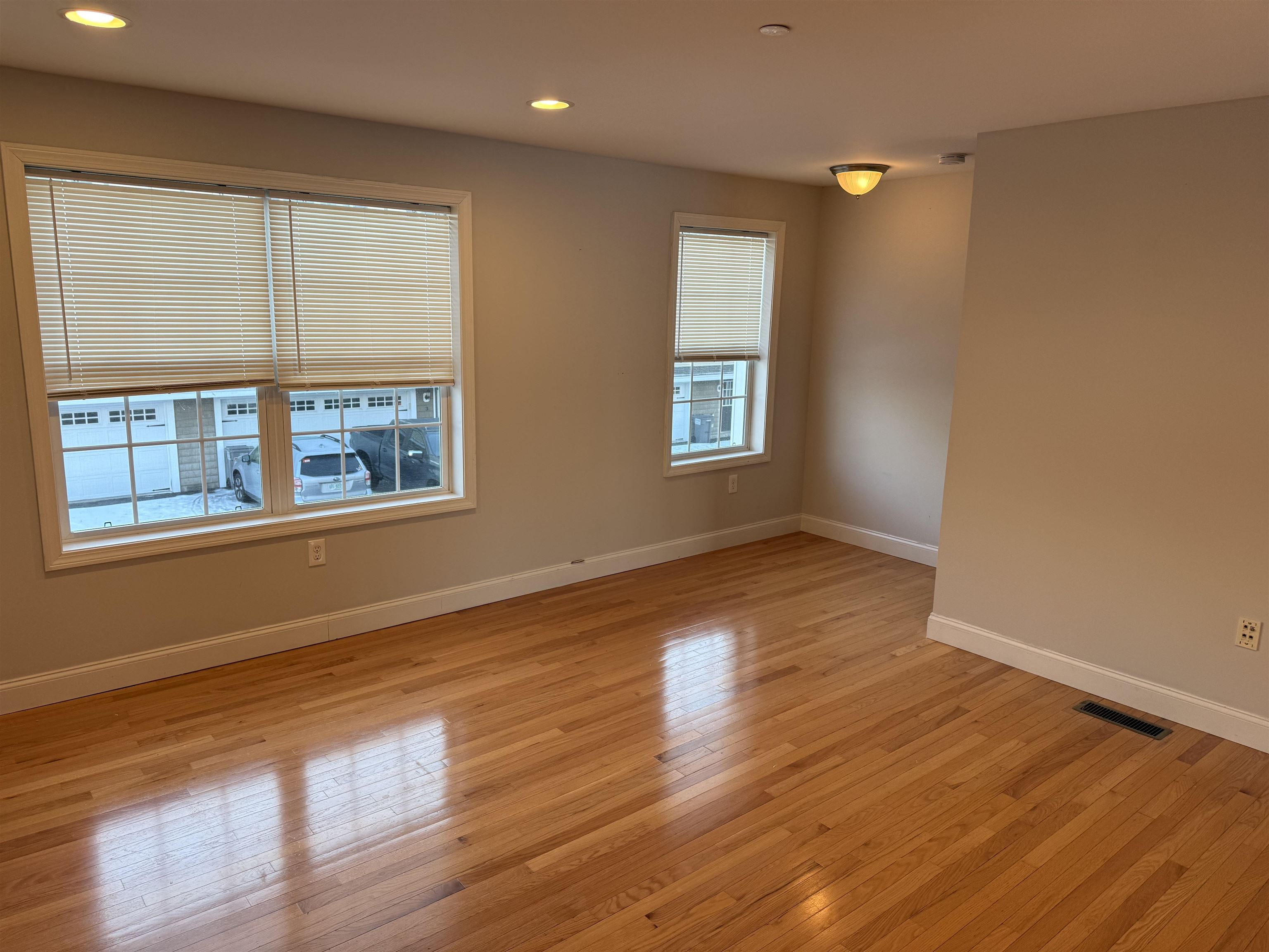 16 Sheffield Drive Dover, NH 03820 - Photo 7 of 25