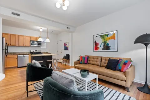 $299,900 | 2846 North Christiana Avenue, Unit 2, Chicago, IL 60618