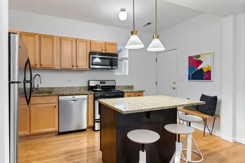 $299,900 | 2846 North Christiana Avenue, Unit 2, Chicago, IL 60618