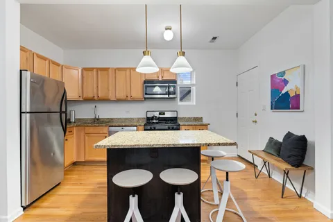 $299,900 | 2846 North Christiana Avenue, Unit 2, Chicago, IL 60618