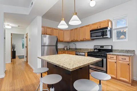 $299,900 | 2846 North Christiana Avenue, Unit 2, Chicago, IL 60618