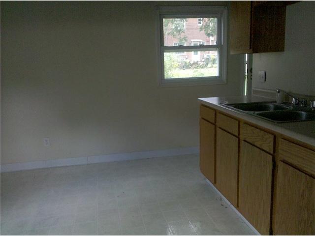 317 South Hampton Road Columbus, OH 43213 - Photo 3 of 5
