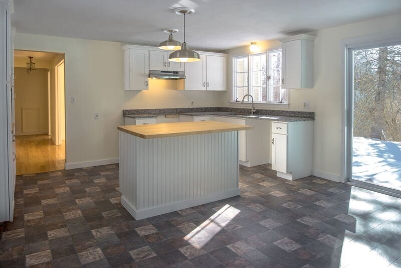 218 Pleasant Valley Road Brattleboro, VT 05301 - Photo 3 of 24