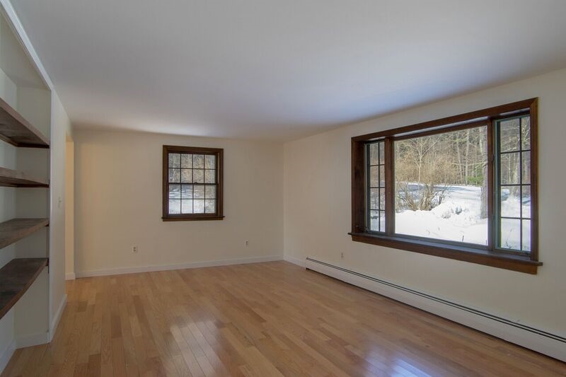 218 Pleasant Valley Road Brattleboro, VT 05301 - Photo 8 of 24