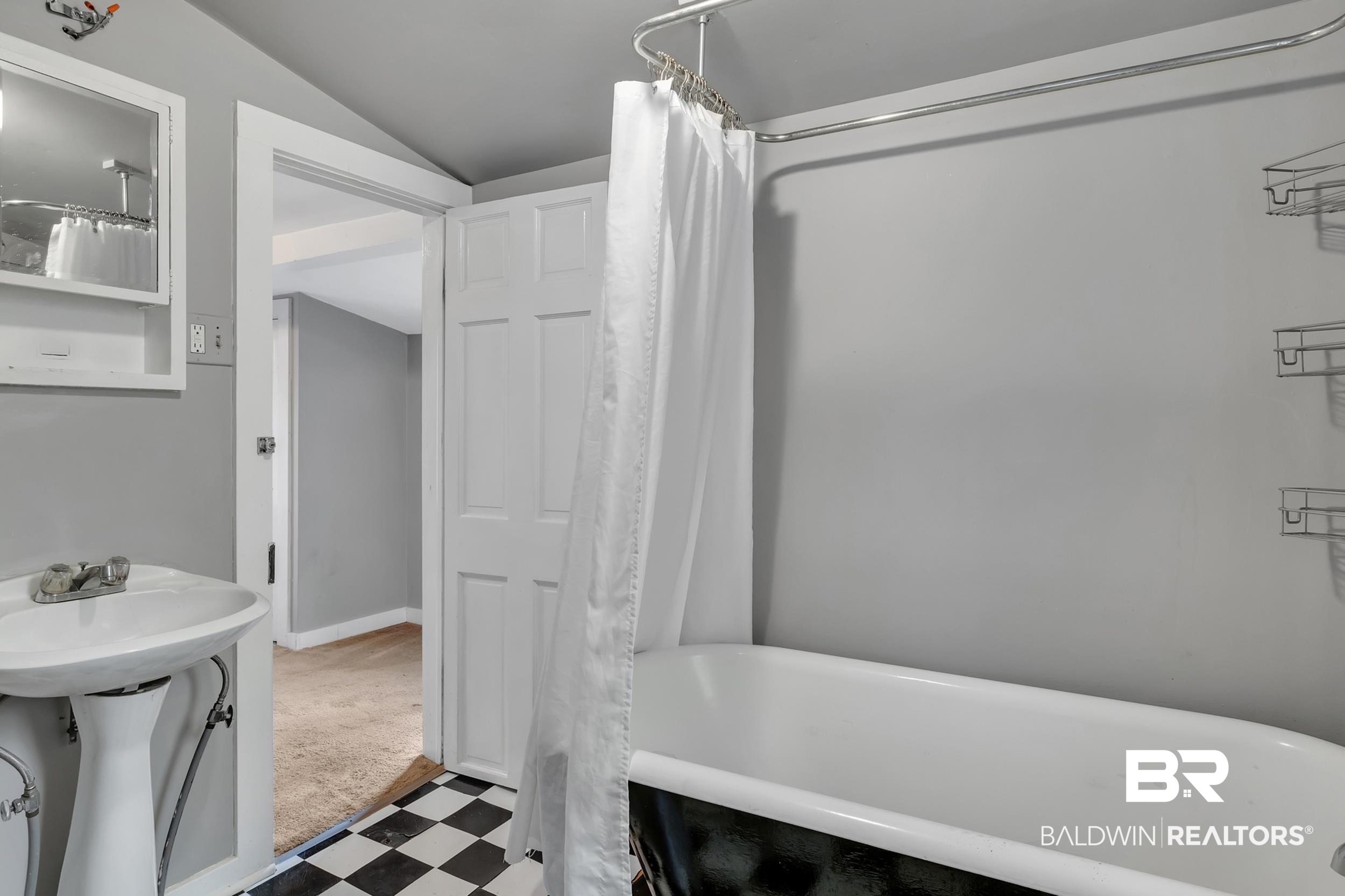 55 Boise Lane Fairhope, AL 36532 - Photo 22 of 24 57 Boise Lane Bathroom