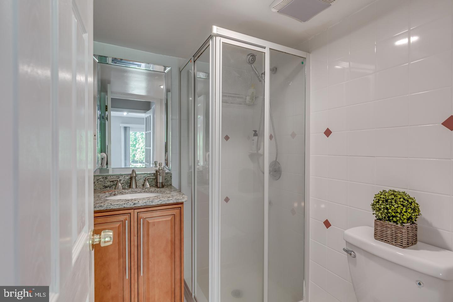 103 Hart Road Cherry Hill, NJ 08034 - Photo 23 of 43 Main Level Full Bath