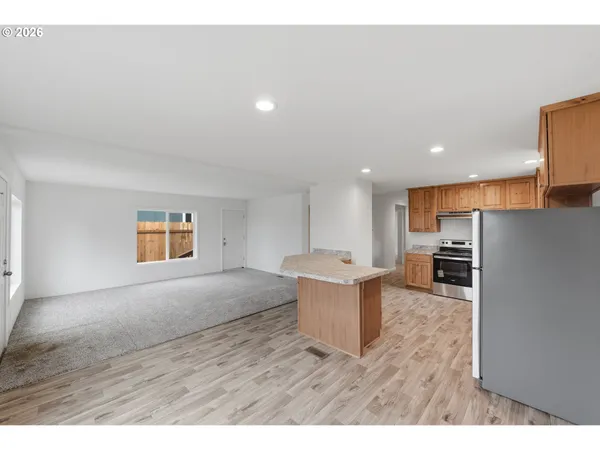 $289,000 | 559 South Wall Street, Coos Bay, OR 97420