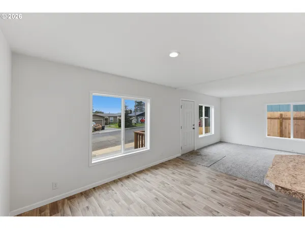 $289,000 | 559 South Wall Street, Coos Bay, OR 97420