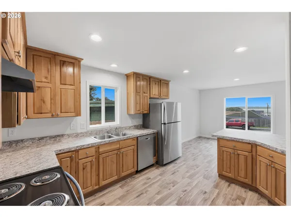 $289,000 | 559 South Wall Street, Coos Bay, OR 97420