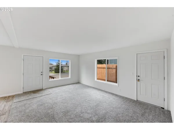 $289,000 | 559 South Wall Street, Coos Bay, OR 97420
