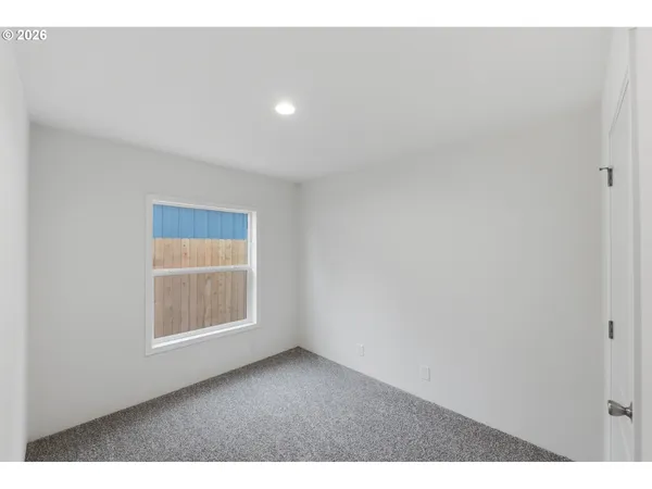 $289,000 | 559 South Wall Street, Coos Bay, OR 97420
