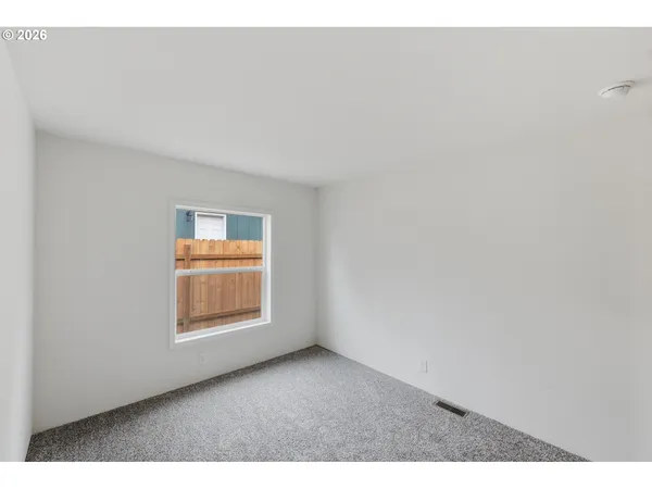 $289,000 | 559 South Wall Street, Coos Bay, OR 97420