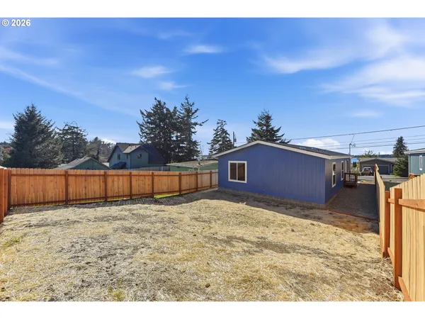 $289,000 | 559 South Wall Street, Coos Bay, OR 97420