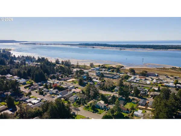 $289,000 | 559 South Wall Street, Coos Bay, OR 97420