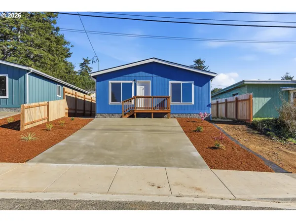 $289,000 | 559 South Wall Street, Coos Bay, OR 97420
