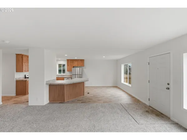 $289,000 | 559 South Wall Street, Coos Bay, OR 97420