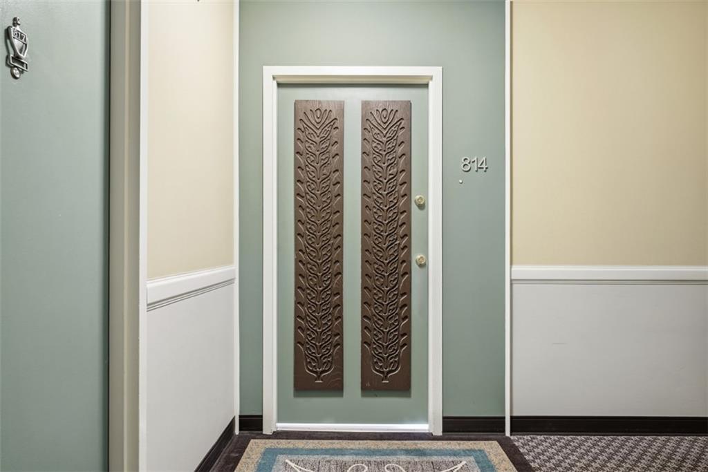 128 North Craig Street, Unit 814 Pittsburgh, PA 15213 - Photo 3 of 34 a view of front door with a door