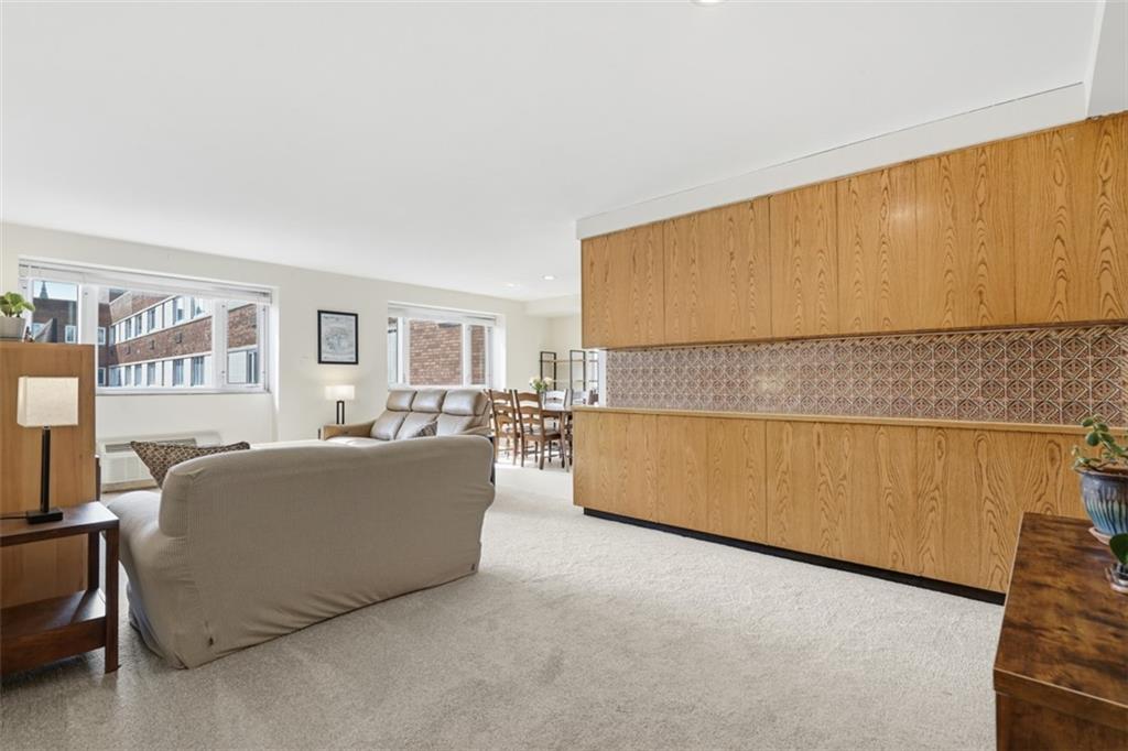 128 North Craig Street, Unit 814 Pittsburgh, PA 15213 - Photo 7 of 34
