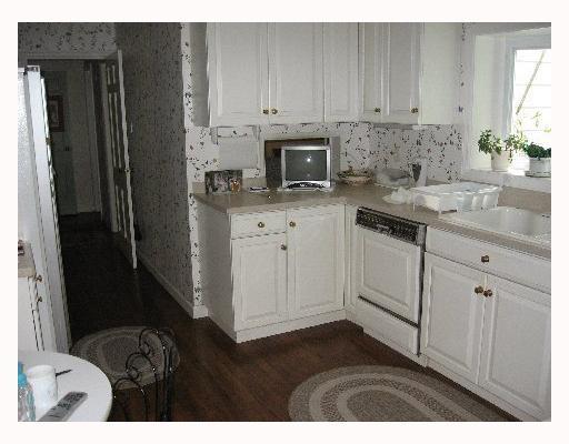 100 Hawthorne Road Fox Chapel, PA 15238 - Photo 9 of 15 Kitchen. The handsome kitchen was totally redone in 1997 with all new appliances.