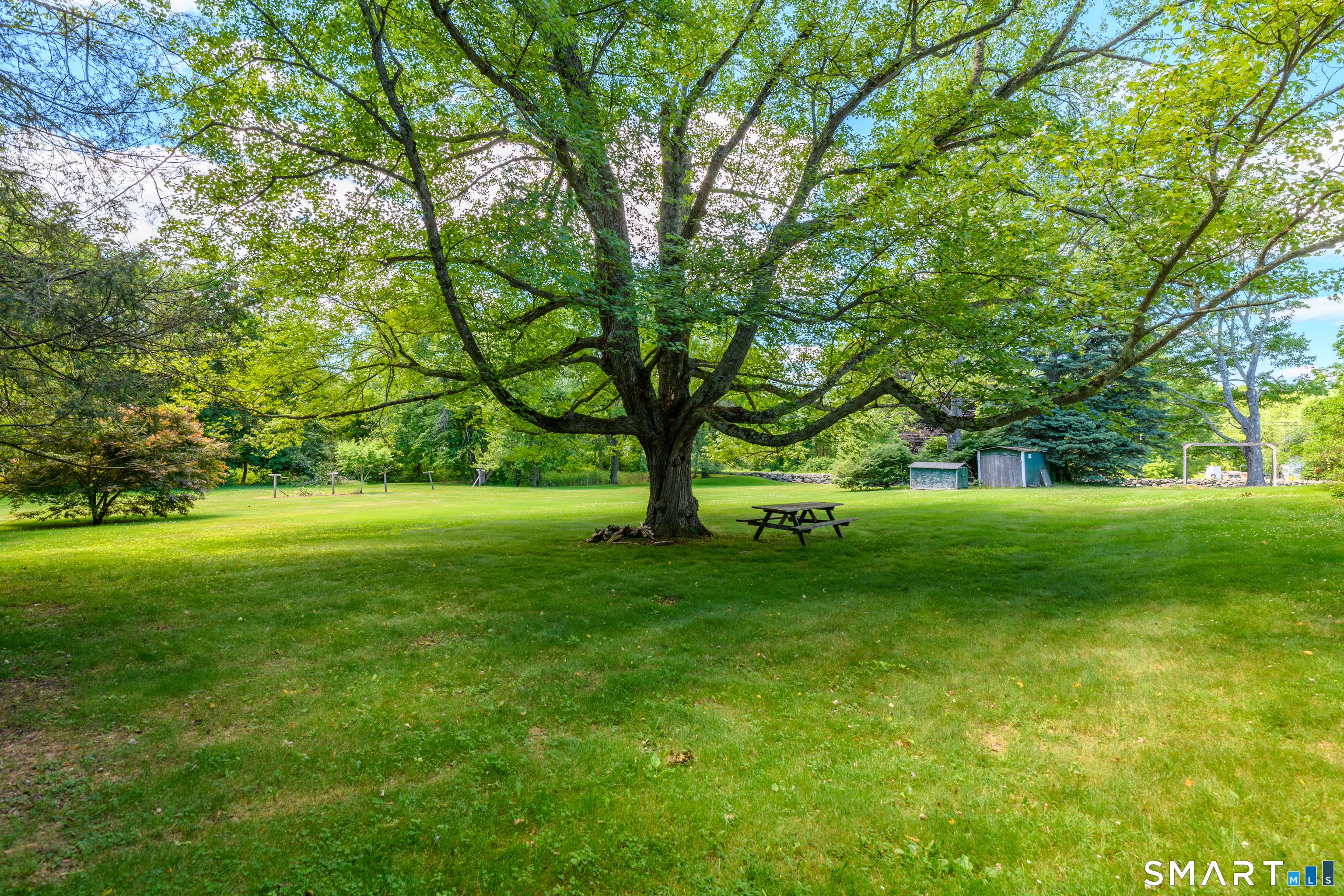 103 Peck Road Bethany, CT 06524 - Photo 6 of 39