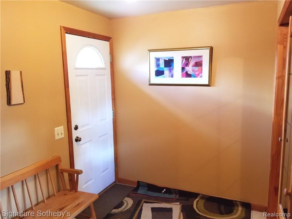 2075 Alfred Drive Troy, MI 48085 - Photo 7 of 25