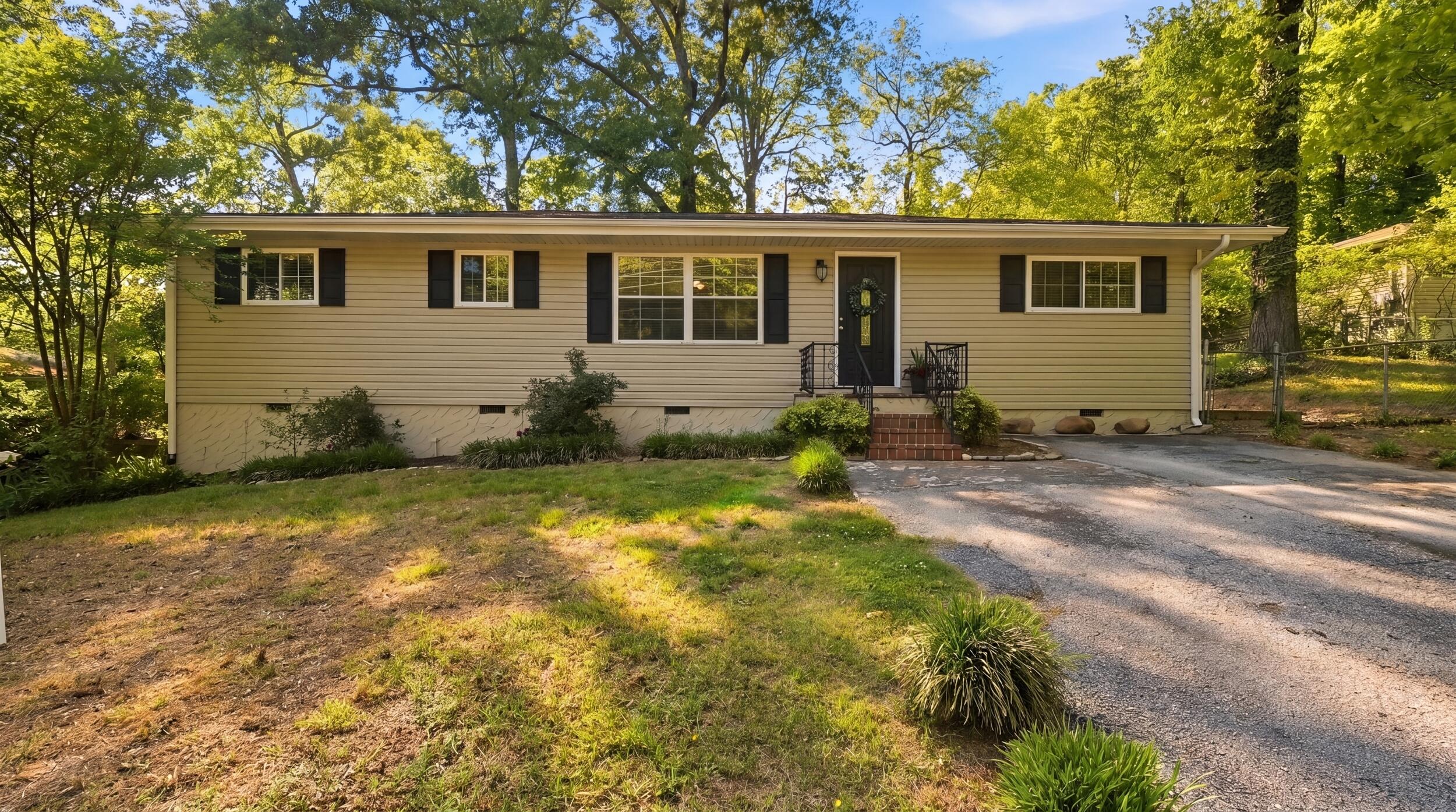 5415 May Circle Hixson, TN 37343 - Photo 1 of 43 1_5415_may_cir_chattanooga_001