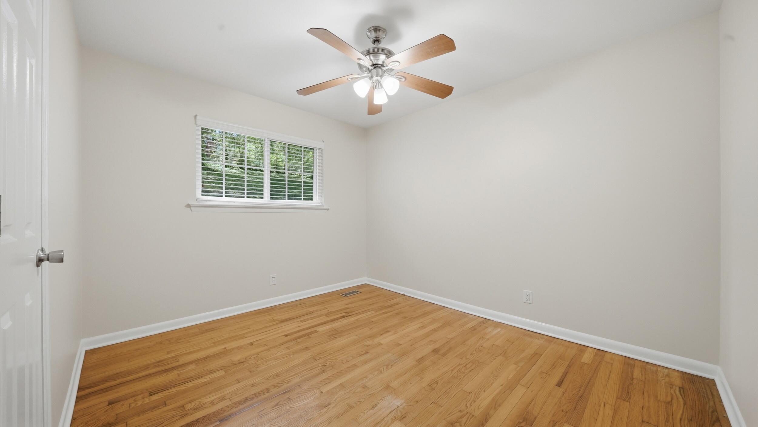5415 May Circle Hixson, TN 37343 - Photo 18 of 43 25_5415_may_cir_chattanooga_019