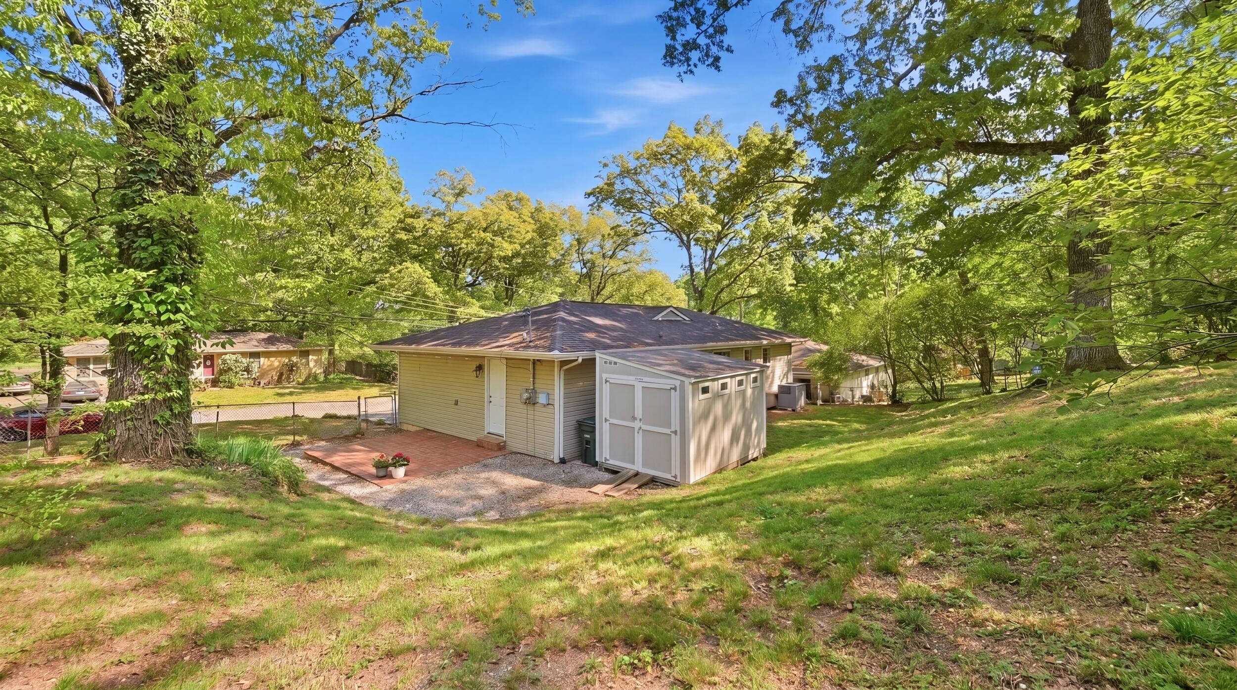 5415 May Circle Hixson, TN 37343 - Photo 34 of 43 43_5415_may_cir_chattanooga_037