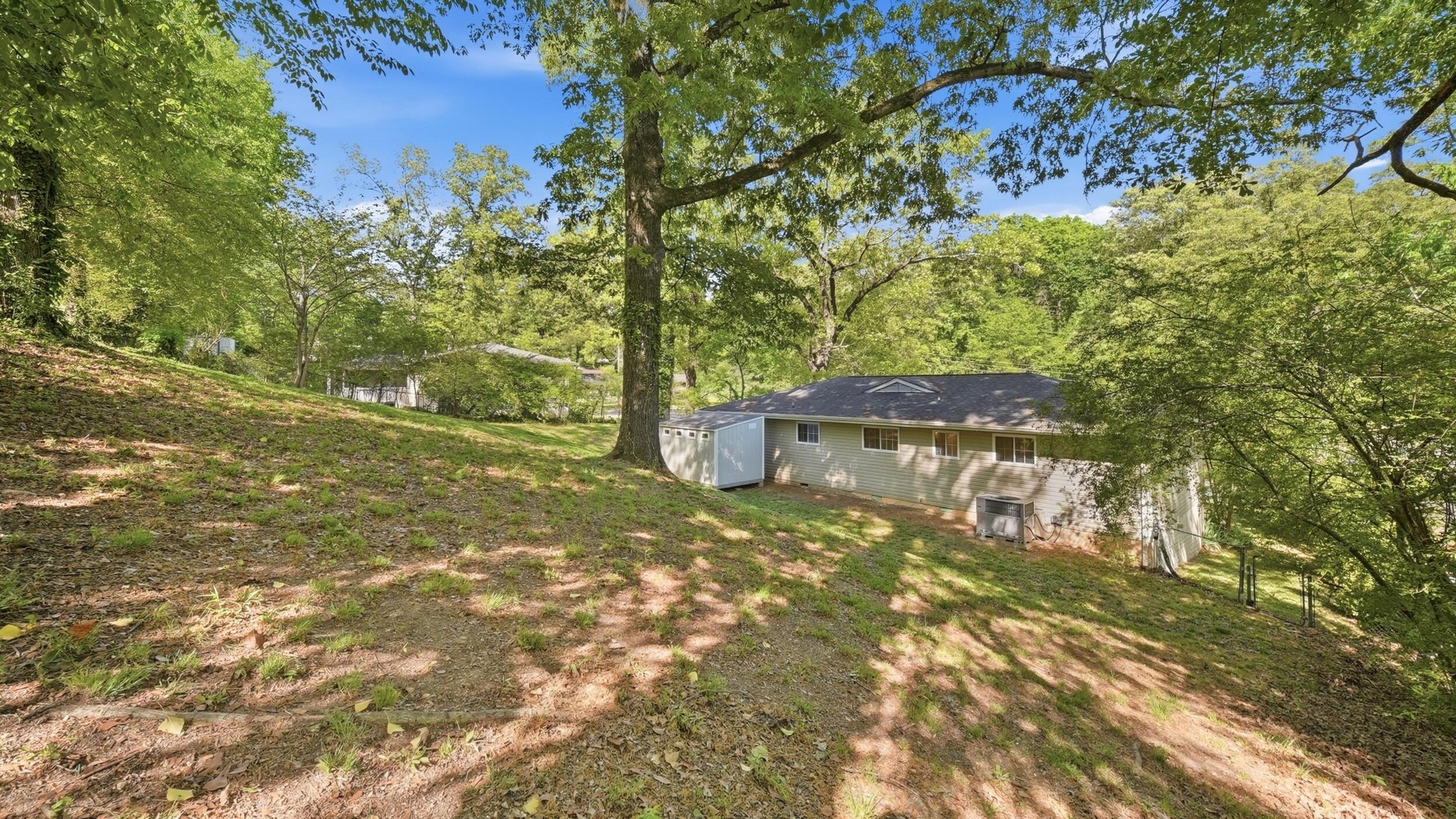 5415 May Circle Hixson, TN 37343 - Photo 36 of 43 45_5415_may_cir_chattanooga_039