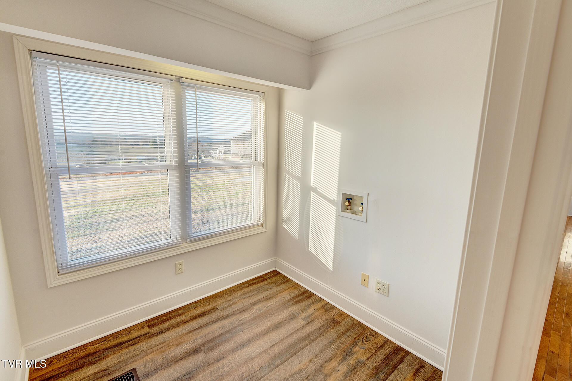 1002 Dawning Road Newport, TN 37821 - Photo 20 of 50 D-Neas-1002-Dawning-Interior-2824