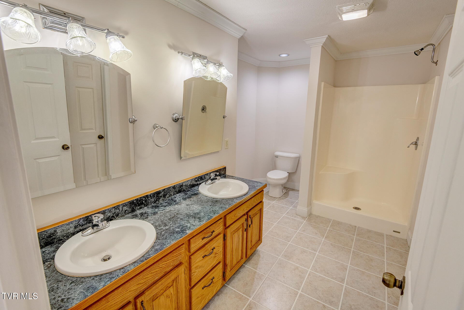 1002 Dawning Road Newport, TN 37821 - Photo 24 of 50 D-Neas-1002-Dawning-Interior-2881